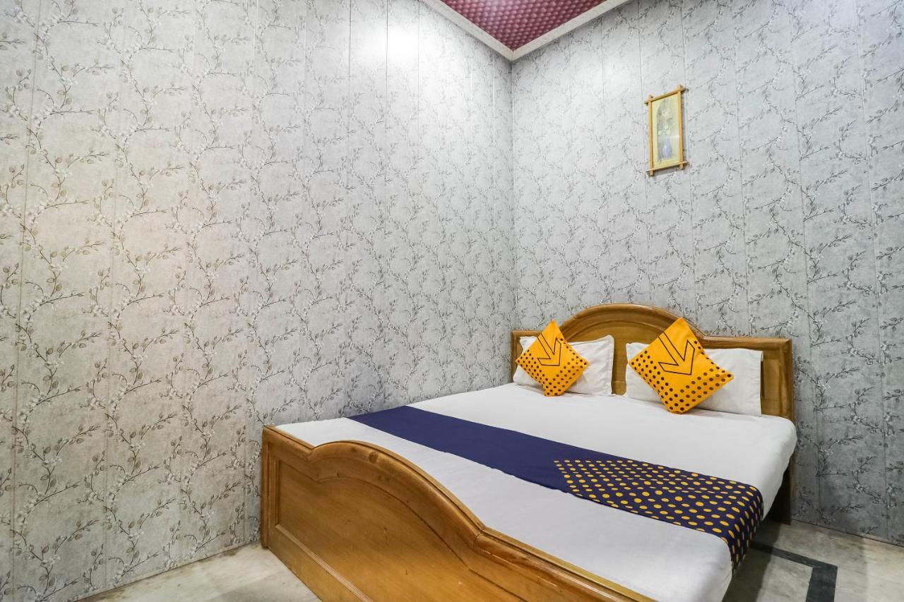 Spot On 65416 Hotel Classic Лакнау Екстериор снимка