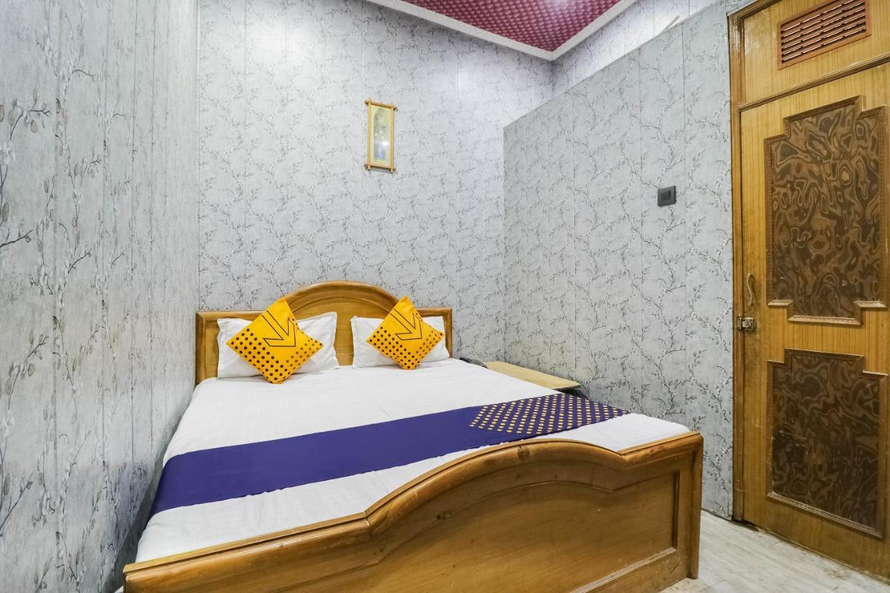 Spot On 65416 Hotel Classic Лакнау Екстериор снимка