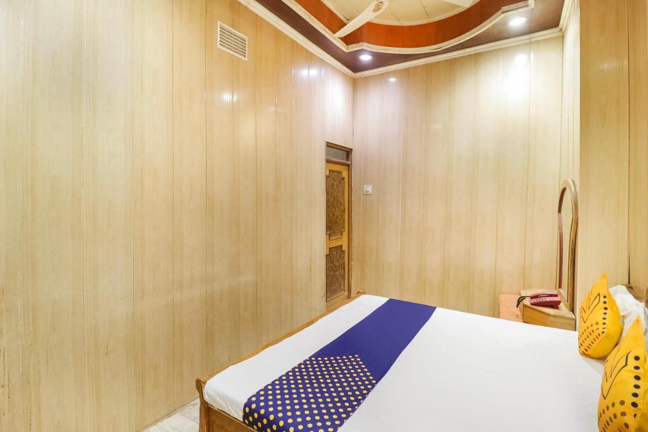 Spot On 65416 Hotel Classic Лакнау Екстериор снимка